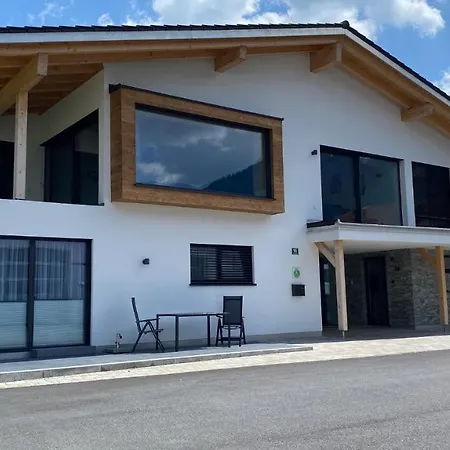 Mountain Moments - Familie Weber * تانهايم